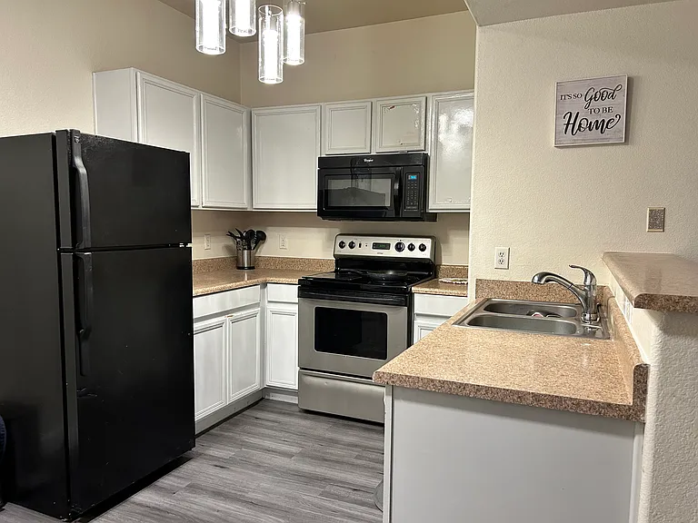 2041 Hussium Hills St — Photo 4
