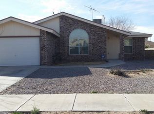 521 Von Bargen Dr, Horizon City, TX 79928
