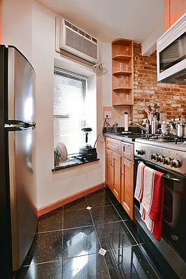 Rented by J Misrahi Realty Corp | media 3