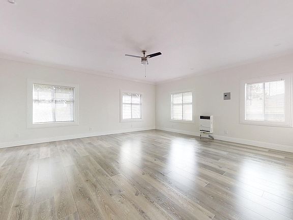 5th image of 507 Loma Dr #0B-1Ba-375Sqft