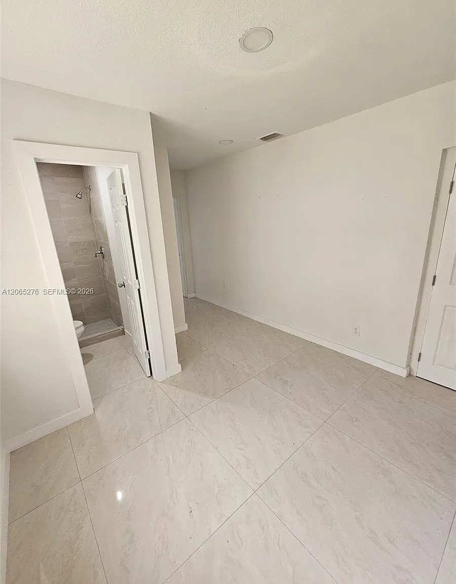 Studio, 1.0 bath, 1019 sqft, $650 — Photo 4
