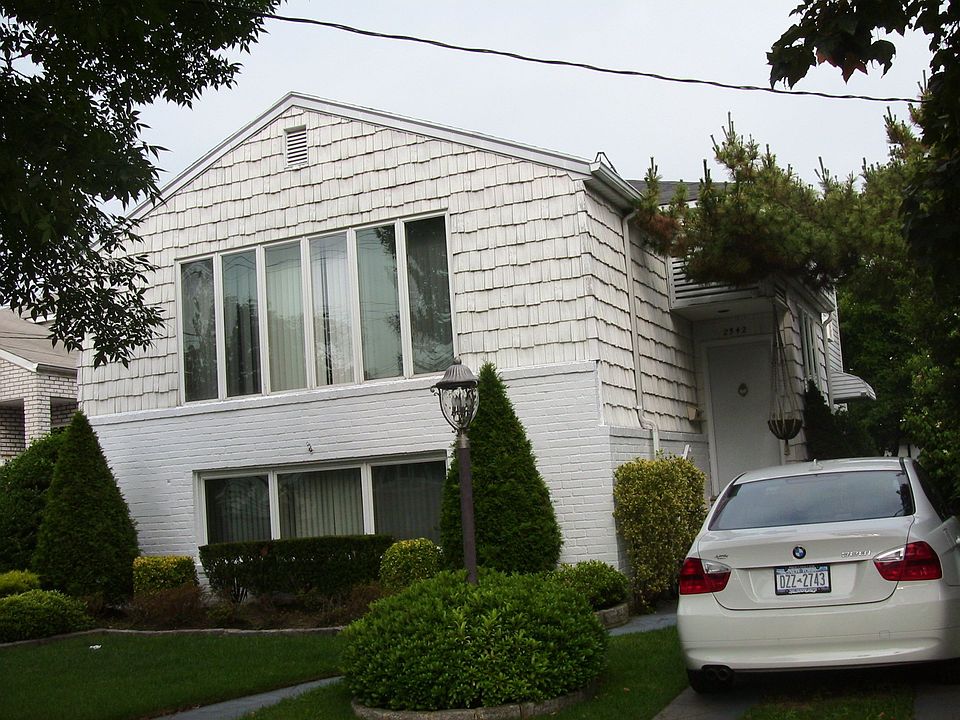 1st image of 2542 E 65th St