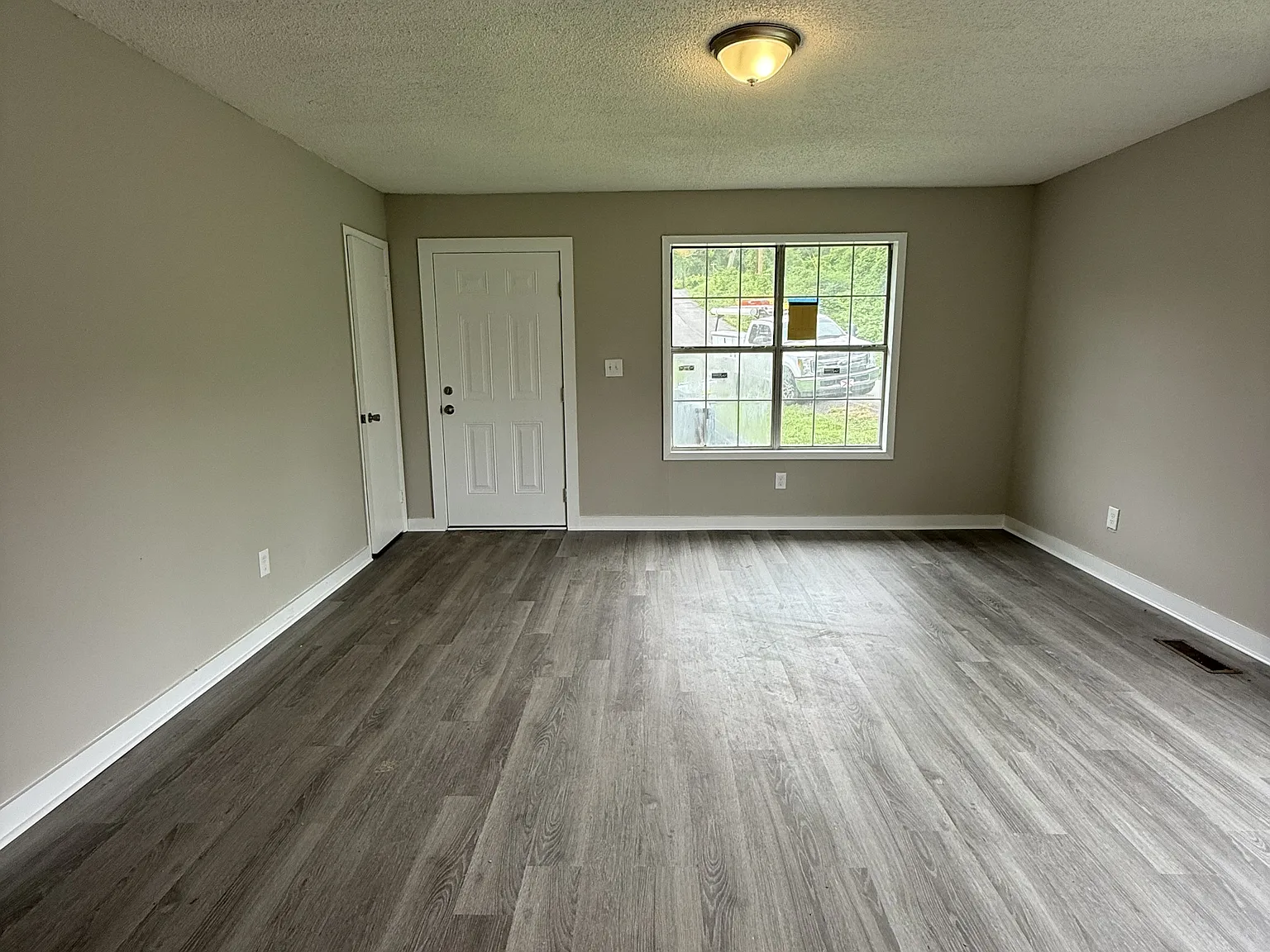 4800 Norway Avenue - 1 — Photo 2