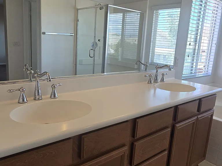 8225 Buchanan Ct — Photo 10