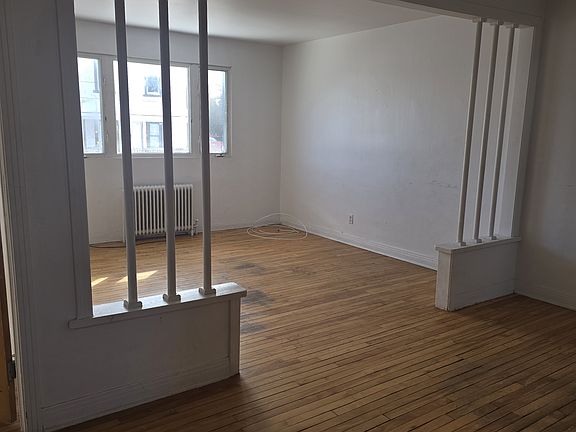 5th image of 256 Hamilton St