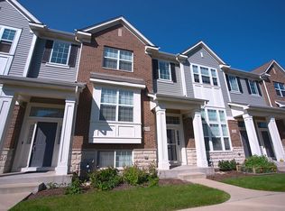 2640 Dunraven Ave, Naperville, IL 60540