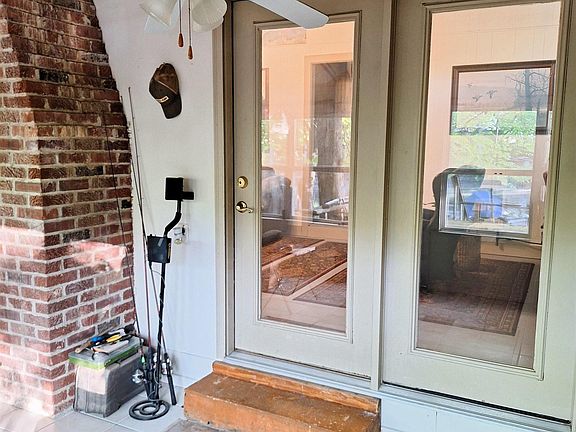 6th image of 1176 Englewood Lake Cir