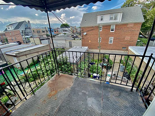 Rented by Highline Residential | media 8