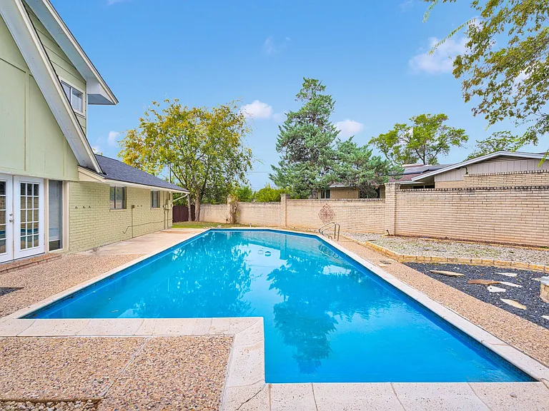 103 Shalimar Dr — Photo 28