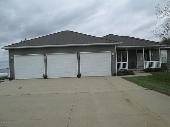 2nd image of 528 W Lake Dr