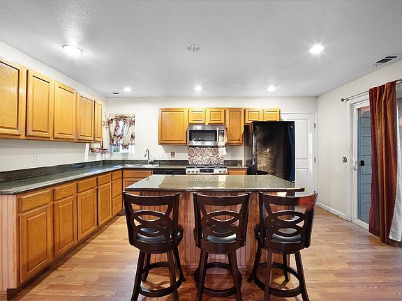 3rd image of 2543 Shawnee Street