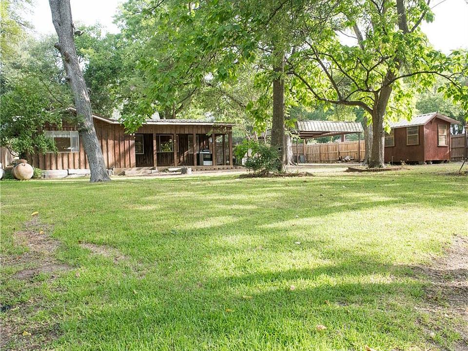 1st image of 1123 E Lake Dr