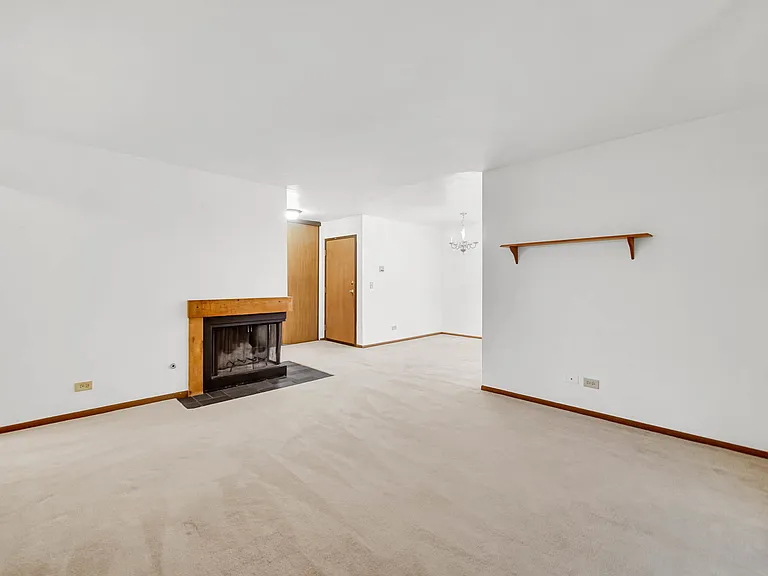 7000 Newport Dr #204 — Photo 7