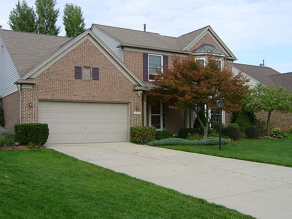 2nd image of 872 Regents Park Dr