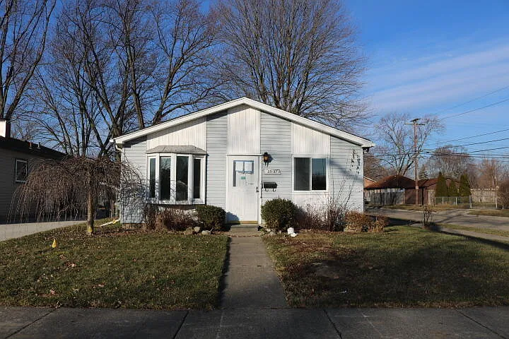27137 Alger Blvd photo 1