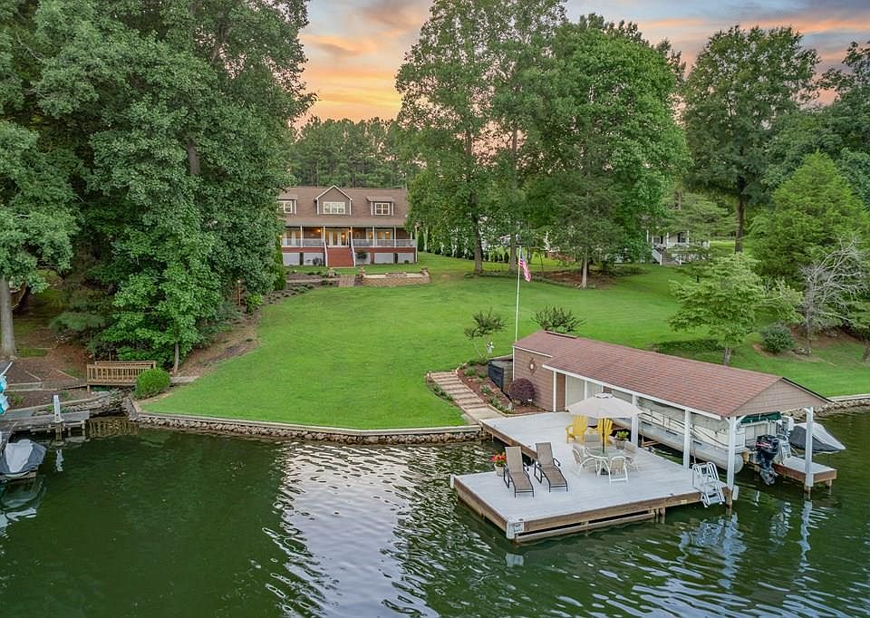 1st image of 174 Cove Ln