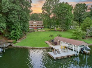 174 Cove Ln, Gasburg, VA 23857