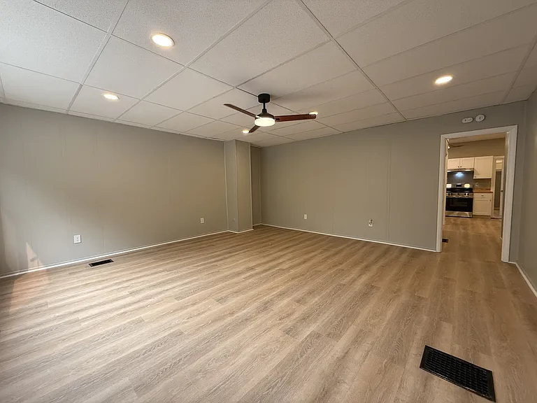 403 Wall Ave #AVENUE1 — Photo 3