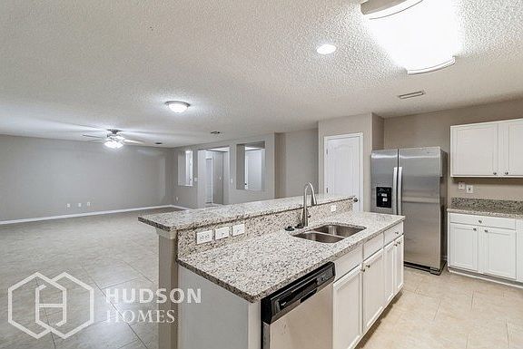 3rd image of 865 Collinswood Dr
