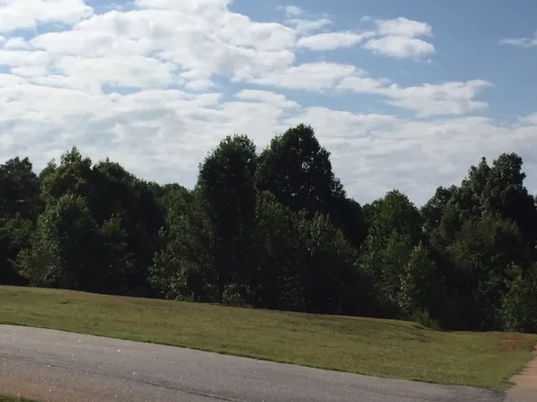 15 Tex McClure Ln, Travelers Rest, SC 29690