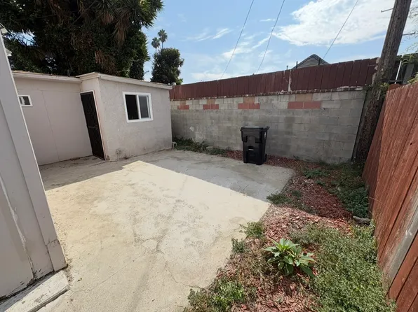 1622 W 67th St, Los Angeles, CA 90047