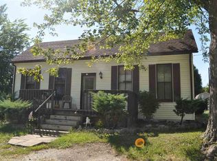 106 N Main St, Dale, IN 47523