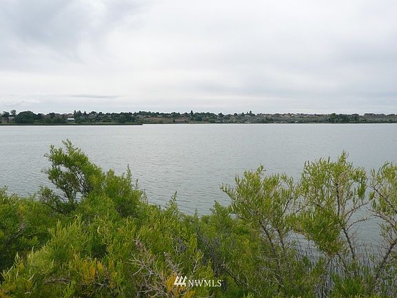 2nd image of 35 Peninsula Drive