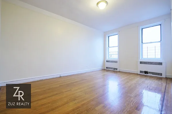 Rented by Zuz Realty | media 9