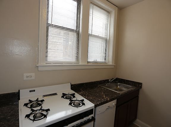 5th image of 3815 N Greenview Ave #I
