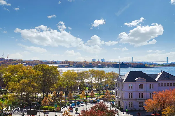 Sold by Sotheby's International Realty | media 10