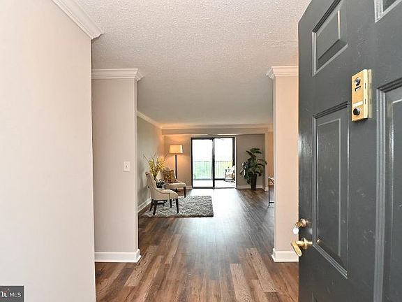 4th image of 5901 Mount Eagle Dr APT 1505