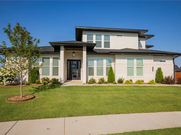 8702 W Forktailed Trce, Bentonville, AR 72713