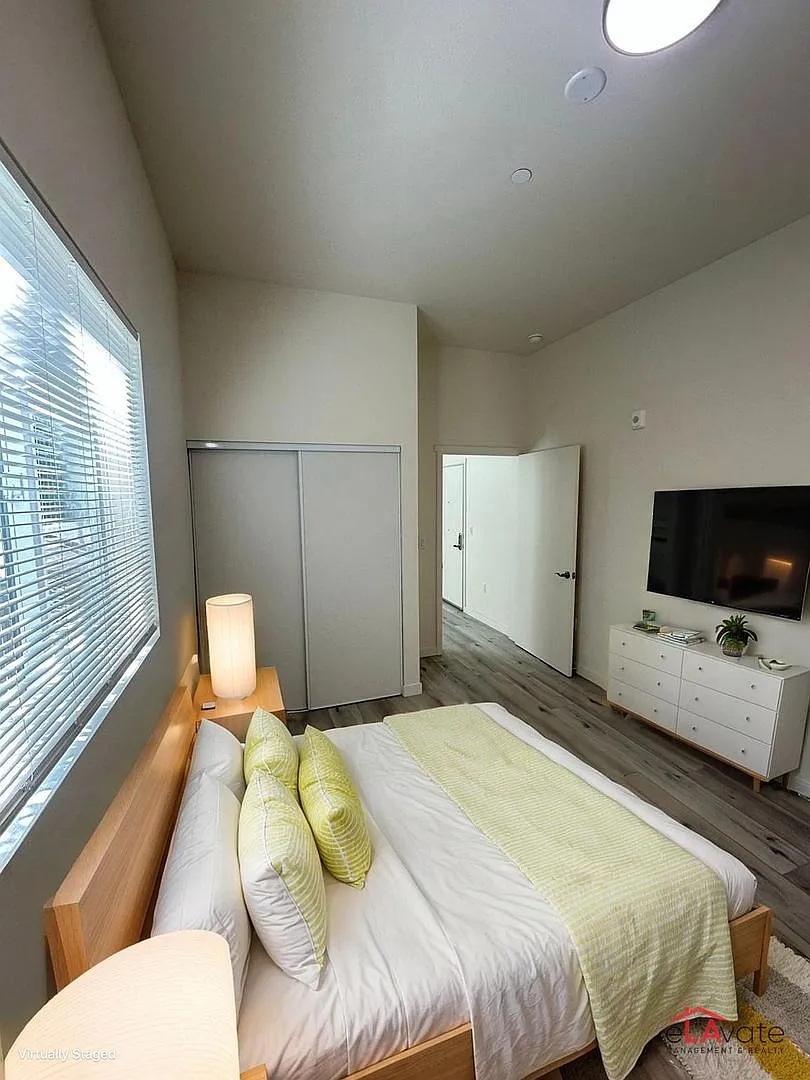 1 bed, 1.0 bath, 400 sqft, $2,172 — Photo 3