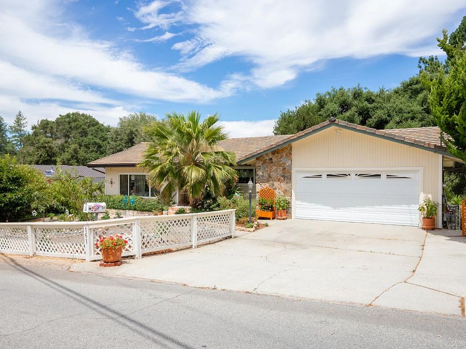 1st image of 161 Estrella Dr
