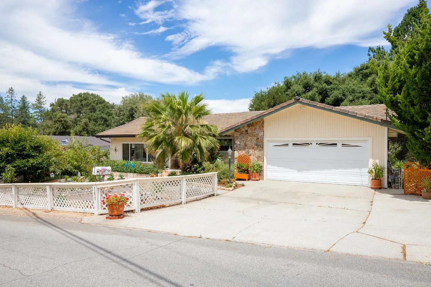 161 Estrella Dr photo 1