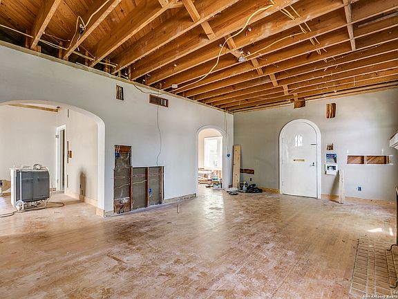 4th image of 419 W LYNWOOD AVE