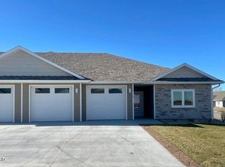 2112 2nd Ave SE #1, Watertown, SD 57201
