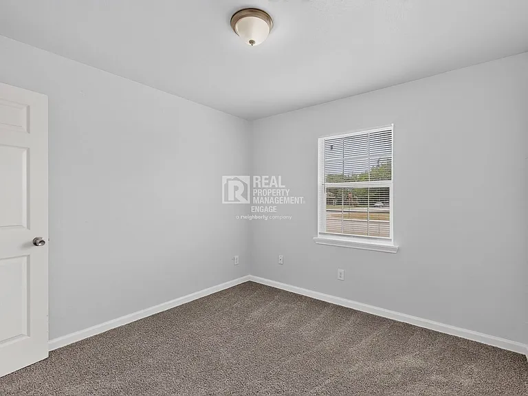 4525 Hunter St — Photo 26