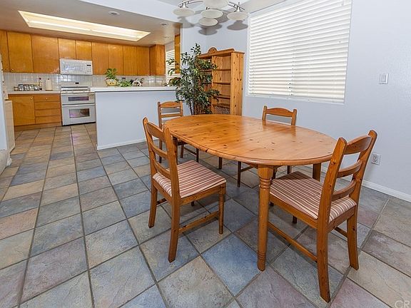 3rd image of 13508 Moorpark St APT 1