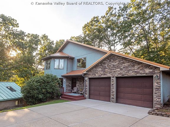 4th image of 12 Bridle Way