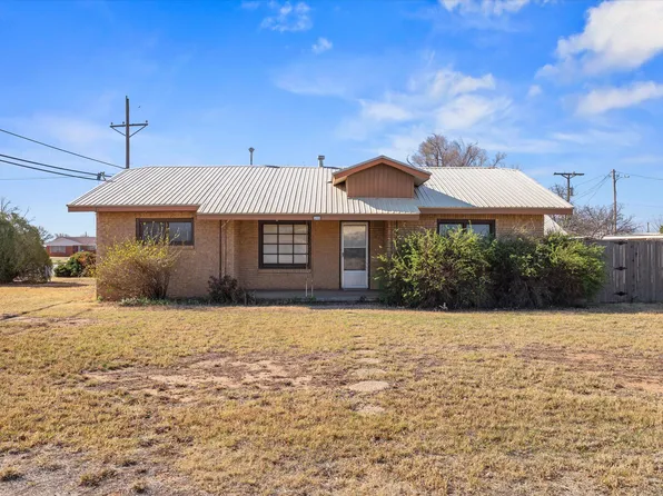 1108 8th St, Shallowater, TX 79363