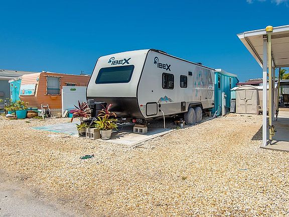 5th image of 1361 Overseas Hwy #E13