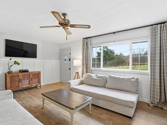 5th image of 4892 Mosiman Rd