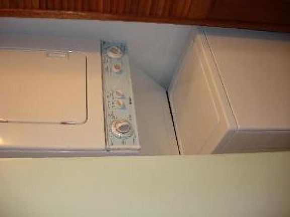 5th image of 7532 N Rogers Ave #1