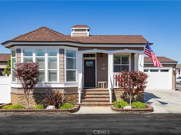 16401 Haiku Ln, Huntington Beach, CA 92649