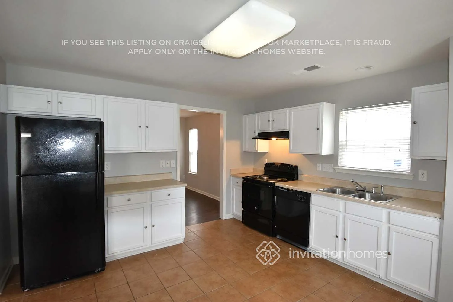 11829 Aubreywood Dr Charlotte, NC 28214 — Photo 3