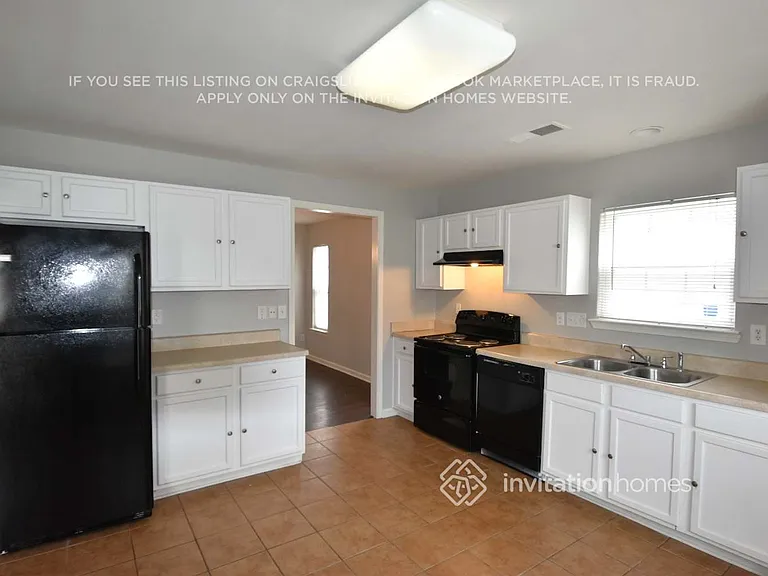 11829 Aubreywood Dr — Photo 3