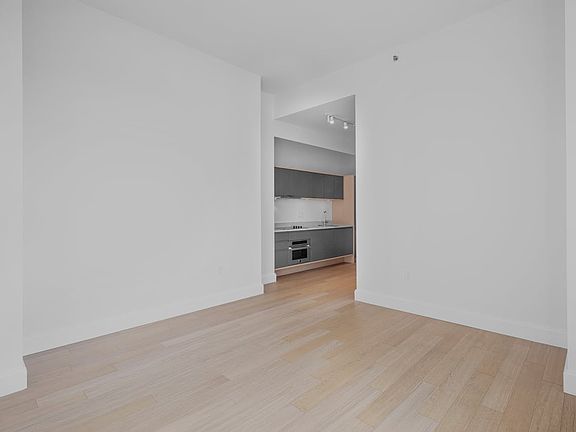 5th image of 10 City Point APT 31E