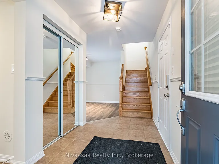 18 Betterton Cres — Photo 6