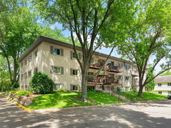 1620 Charlton St APT 210, West Saint Paul, MN 55118